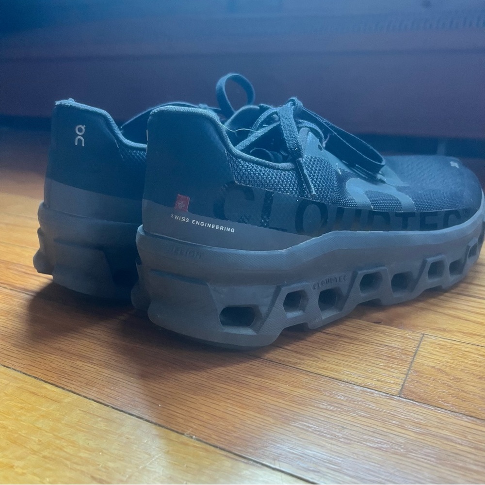 On Cloud Cloudmonsters black 8.5